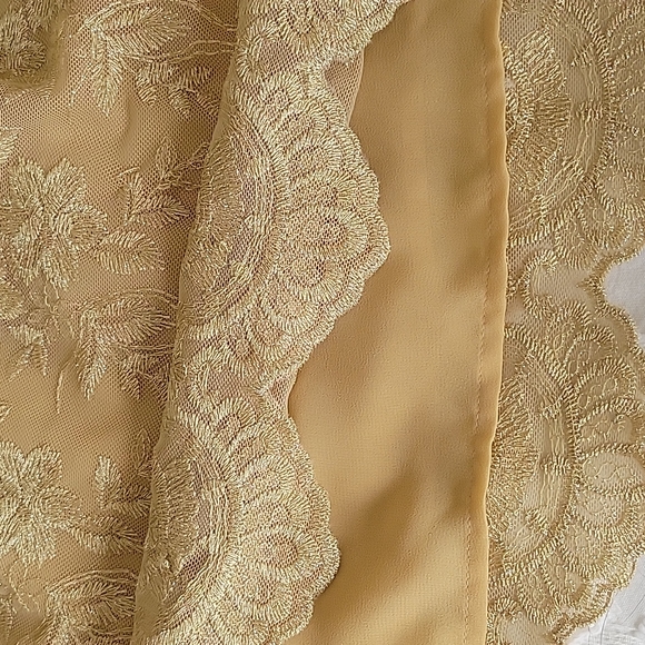 Gold Lacey Top - Picture 3 of 3